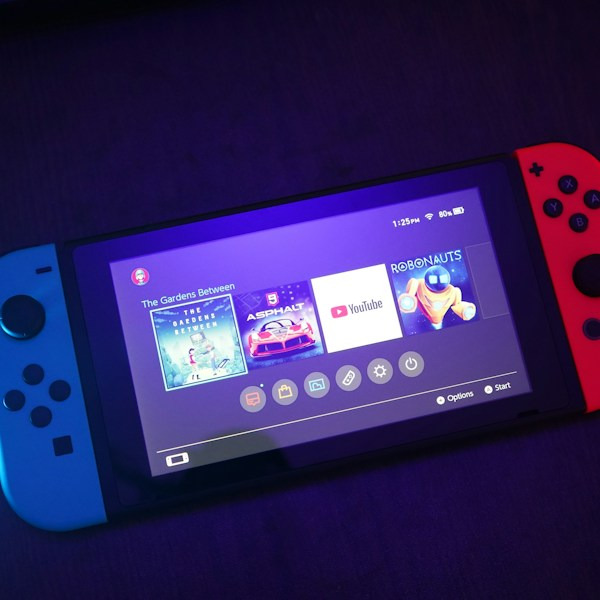 Nintendo Switch OLED Mario Red